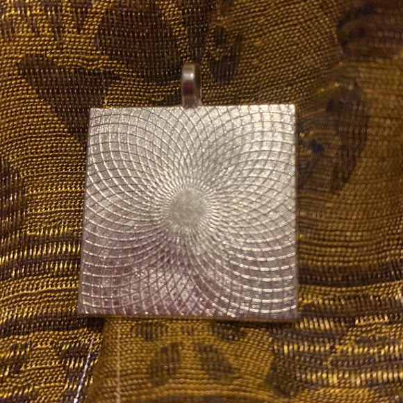 Abstract Alcohol Ink Art Set in Silvertone & and protected Under Domed Glass - Picture 4 of 4